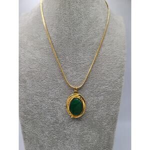 Vintage Green Cabochon Pendant Necklace Gold Tone Snake Chain